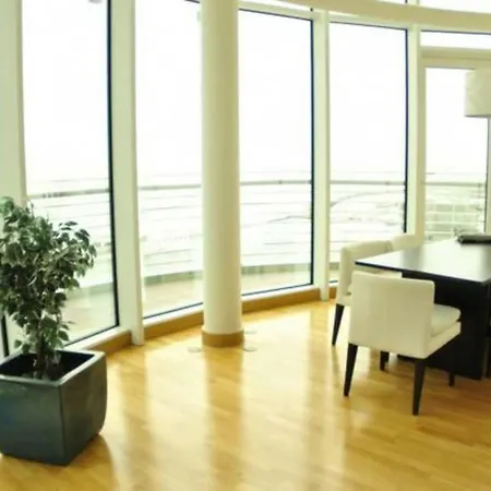 Parque Nacoes Prime Апартаменти Лісабон